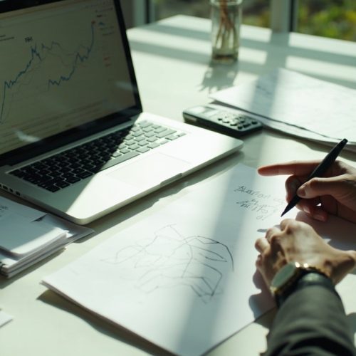 Alternativas às opções binárias: o que muda quando você sai do “sim/não” e vai para estruturas mais auditáveis